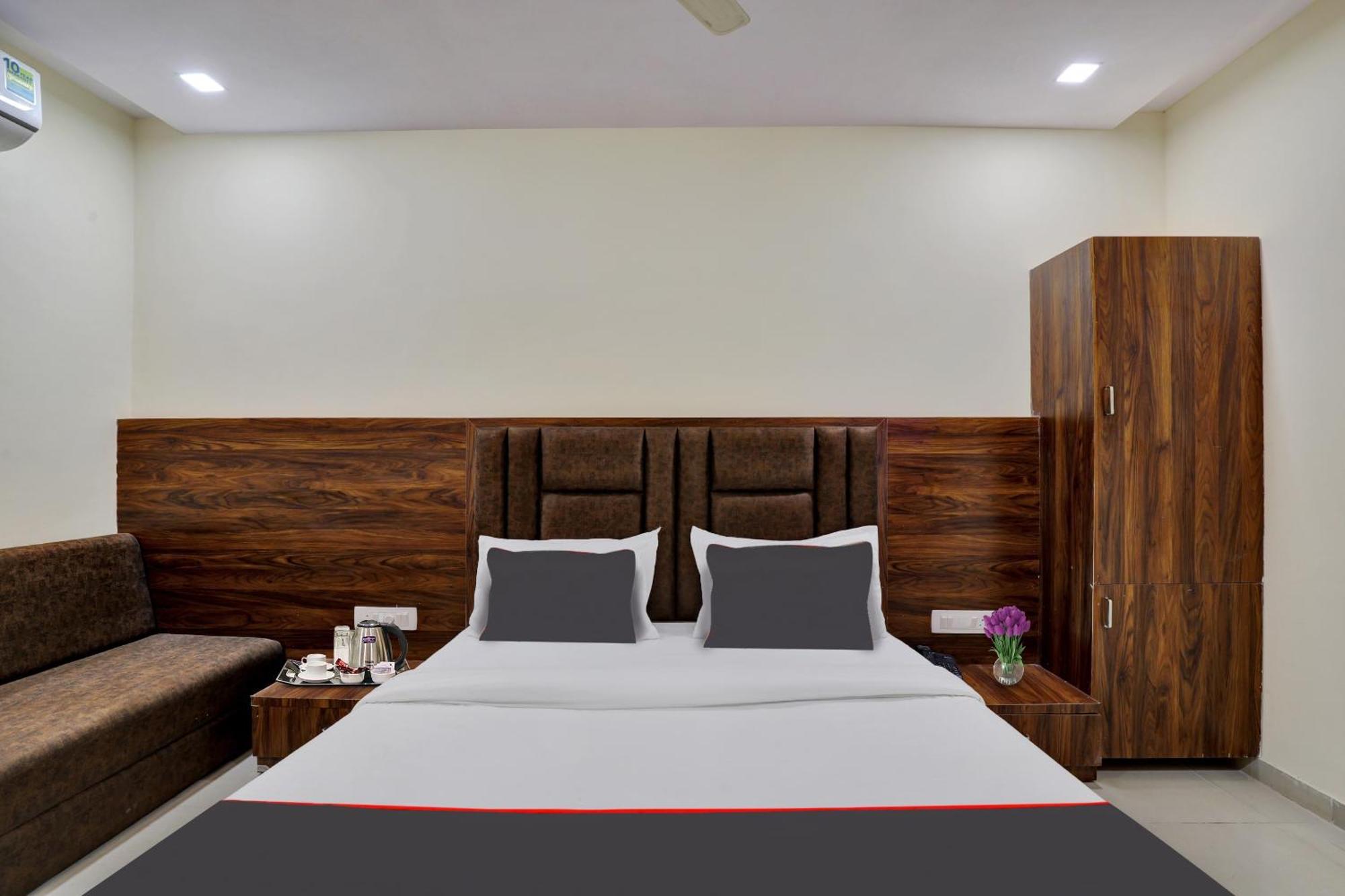 Hotel O Neelkamal アーメダバード エクステリア 写真